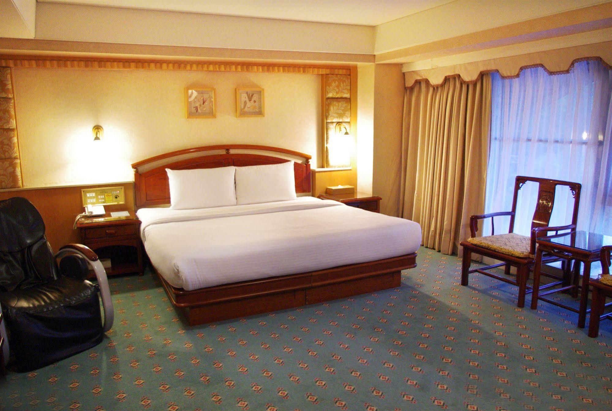 Kdm Hotel Taipei Exteriör bild